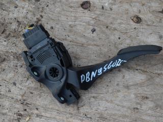 педаль Volvo S60 2 поколение 2012, 2.0 л., D 5204 T3, дизель, МКПП, седан, передний привод, правый руль, 31329371