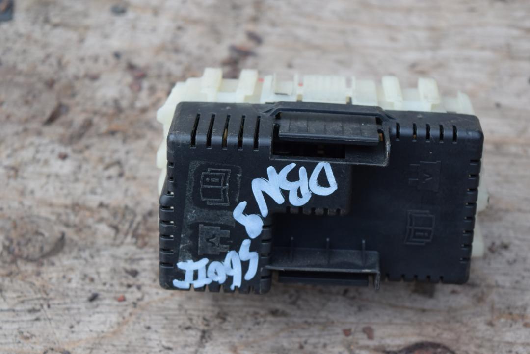 блок предохранителей Volvo S60 2 поколение 2012, 2.0 л., D 5204 T3, дизель, МКПП, седан, передний привод, правый руль, 6G9T14K131AB - фото №1