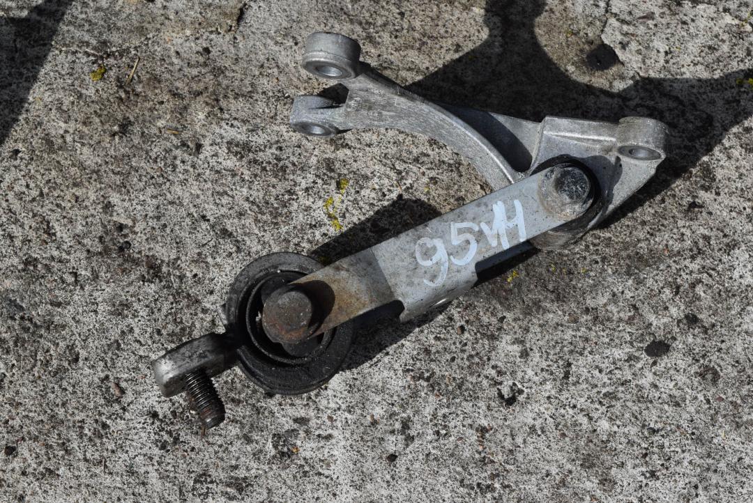 подушка крепления КПП Volvo XC90 1 поколение 2004, 2.9 л., бензин, АКПП, внедорожник 5 дв., правый руль, 9179014 - фото №1