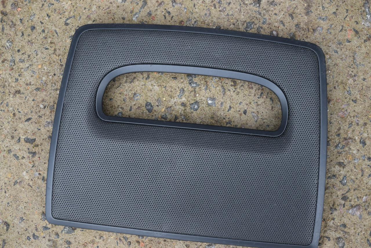 Накладка (сетка) динамика Volvo XC90 1 поколение 2005, 2.9 л., бензин, АКПП, внедорожник 5 дв., правый руль, 03409831 - фото №1