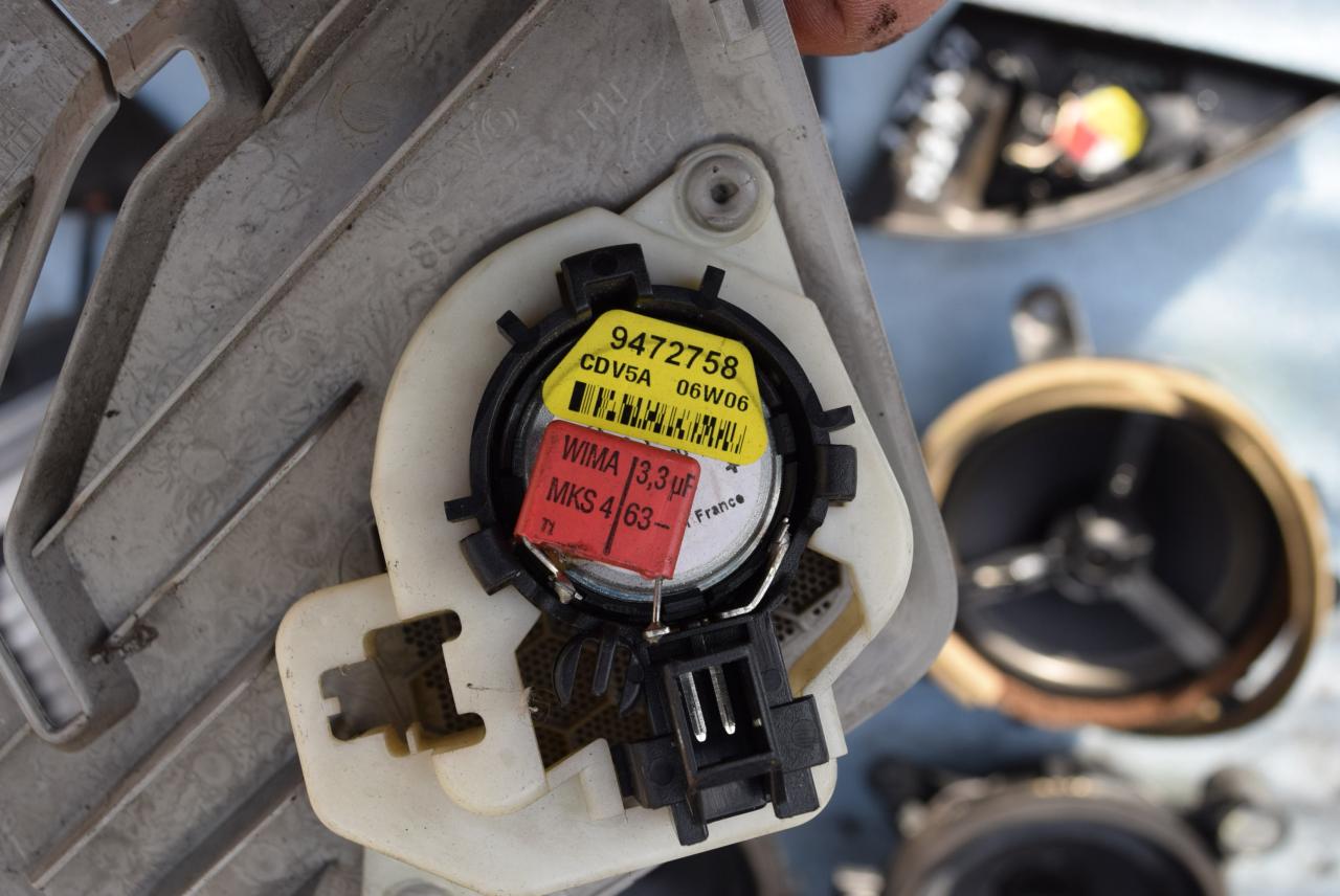 динамик Volvo XC90 1 поколение 2005, 2.9 л., бензин, АКПП, внедорожник 5 дв., правый руль, 9472758 - фото №1