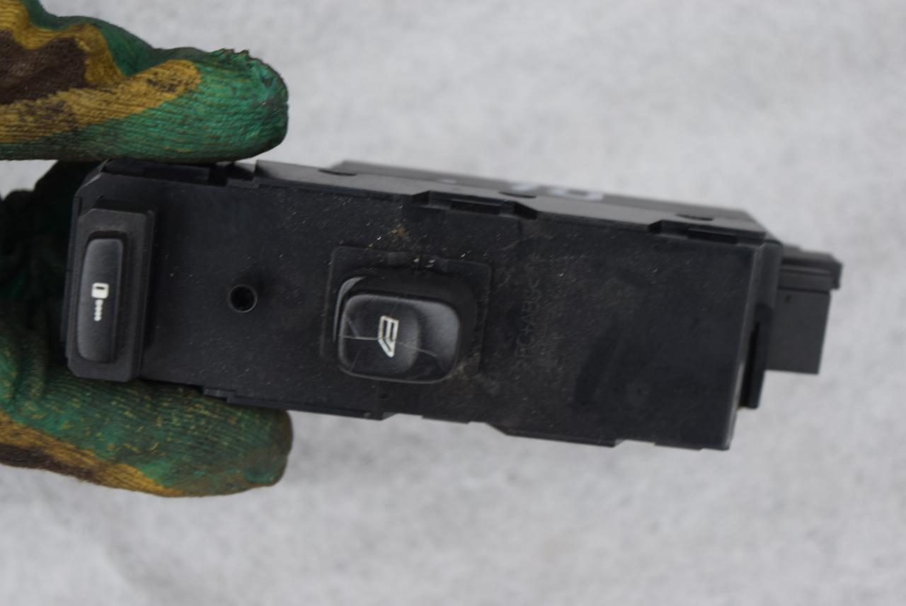 кнопка стеклоподъемника двери Volvo XC90 1 поколение 2005, 2.9 л., бензин, АКПП, внедорожник 5 дв., правый руль, 30746075 - фото №1