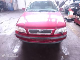 Volvo V40 1 поколение