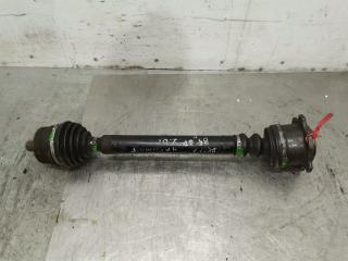 полуось передняя правая (приводной вал, ШРУС) Volkswagen Passat B5 (1996 - 2001), 2.0 л., бензин, седан