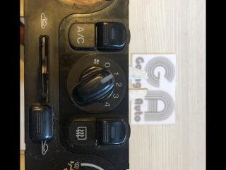 блок управления печки / климат-контроля Mazda 323 6 поколение 1999, 2.0 л., RF3F, дизель, 5МКПП, красный, хетчбэк 5 дв.