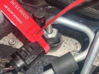 форсунка Volkswagen Passat B6 2010, 2.0 л., дизель, 5МКПП, 0445116030