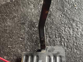 крепление аккумулятора Buick Encore 1 поколение [рестайлинг] 2019, 1.4 л., бензин, АКПП, внедорожник 5 дв.