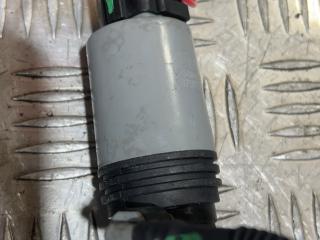 насос (моторчик) омывателя стекла BMW X5 E70 2008, 3.0 л., M57 D30 (306D3), дизель, АКПП, черный, внедорожник 5 дв.