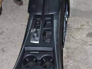 подлокотник BMW X5 E70 [рестайлинг] 2012, 3.0 л., дизель, АКПП, черный, внедорожник 5 дв., правый руль