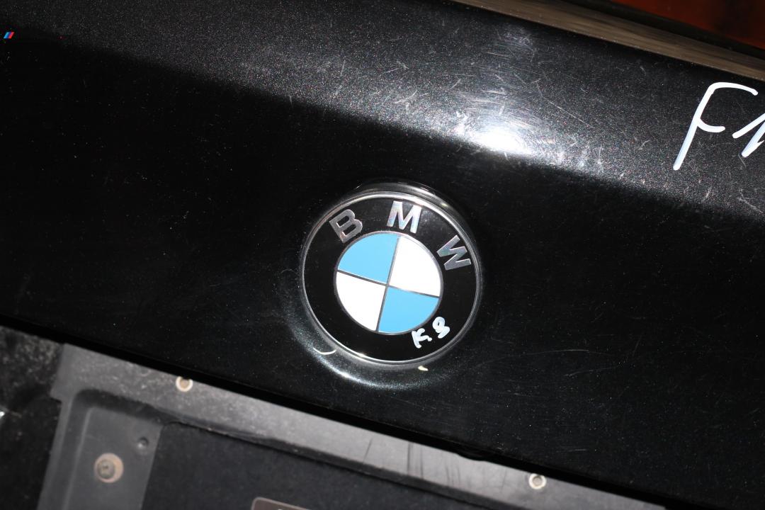 эмблема BMW 5 серия F07/F10/F11 2012, 3.0 л., бензин, АКПП, черный, седан, 51148132375 - фото №1