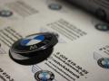 эмблема BMW X5 E70 2010, 4.8 л., бензин, АКПП, серый, внедорожник 5 дв., 51147157696 - фото №3