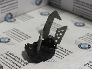 захватный крюк капота BMW 7 серия F01/F02 2010, 4.4 л., бензин, АКПП, schwarz 2 (668), седан, 7183764