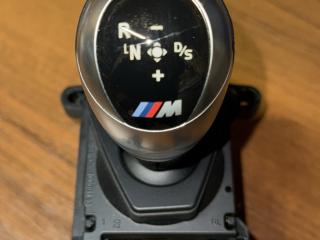 механизм выбора передач BMW M5 F10 [рестайлинг] F10 2016, 4.4 л., S63 B44 B, бензин, робот, 490 (черный мат), седан, задний привод, правый руль, 7846584