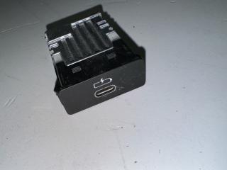 разъем AUX / USB BMW 2 серия G42 2022, 2.0 л., B47 D20 B, дизель, АКПП, купе, задний привод, 8711940