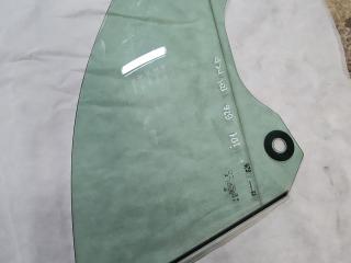 стекло двери передней правой BMW 4 серия G26 2022, электро, portimao blau mettalic (0c31), хетчбэк 5 дв., задний привод, правый руль, 7955248