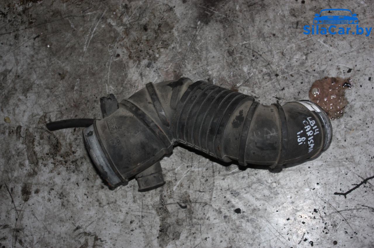 патрубок воздушного фильтра Mitsubishi Carisma 1 поколение 1999, 1.8 л., бензин - фото №1