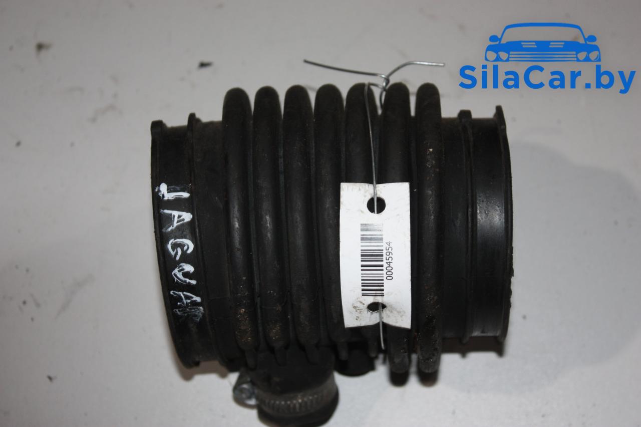 патрубок воздушного фильтра Jaguar X-Type 1 поколение 2004, 3.0 л., бензин - фото №1