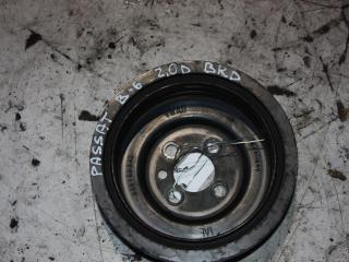 шкив коленвала Volkswagen Passat B6 (2005 - 2010), 2.0 л., дизель
