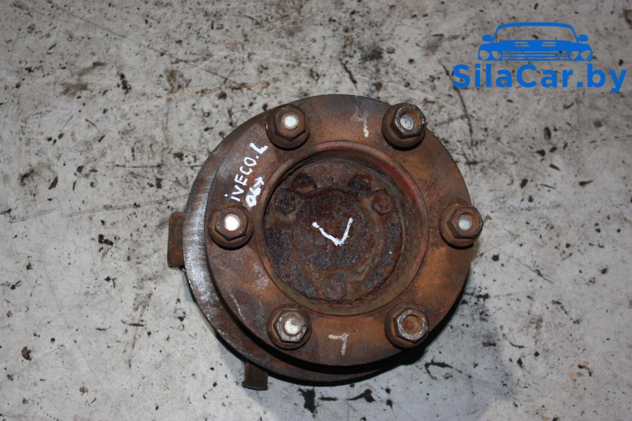 кулак поворотный левый IVECO Daily 4 поколение 2010 - фото №1