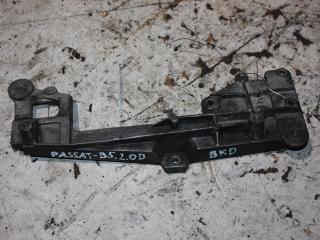 кронштейн клапана EGR Volkswagen Passat B6 (2005 - 2010), 2.0 л., дизель, 03G131159