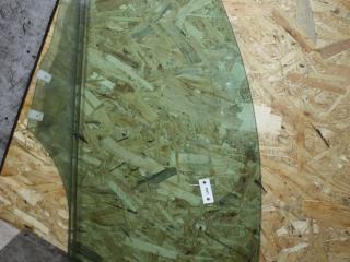 стекло двери передней правой Mazda 3 BK 2005, 2.0 л.