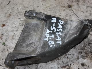 кронштейн двигателя Volkswagen Passat B5 (1996 - 2001), 1.8 л., бензин, 8D0199307