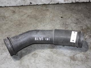 патрубок воздушного фильтра Audi A4 B5 1997, 1.8 л., бензин, 058129627E