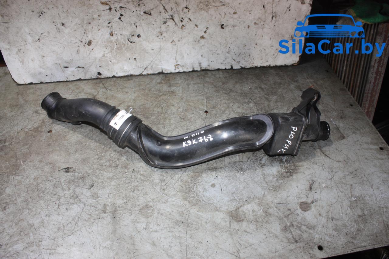 патрубок интеркулера Renault Clio 3 поколение 2005, 1.5 л., дизель, 8200296982 - фото №1