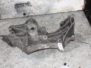 кронштейн (крепление) Audi A4 B5 (1994 - 1999), 1.8 л., бензин