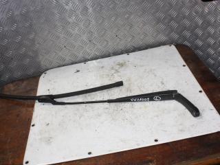 щеткодержатель (поводок стеклоочистителя, дворник) Volkswagen Caddy 3 поколение 2004