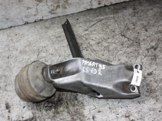кронштейн двигателя Volkswagen Passat B5 2000, 1.8 л., бензин, 8D0199307L