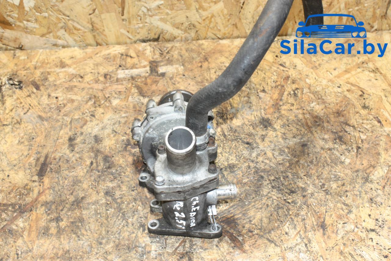 помпа Chevrolet Epica 2 поколение (2006 - 2009), 2.5 л., бензин - фото №1