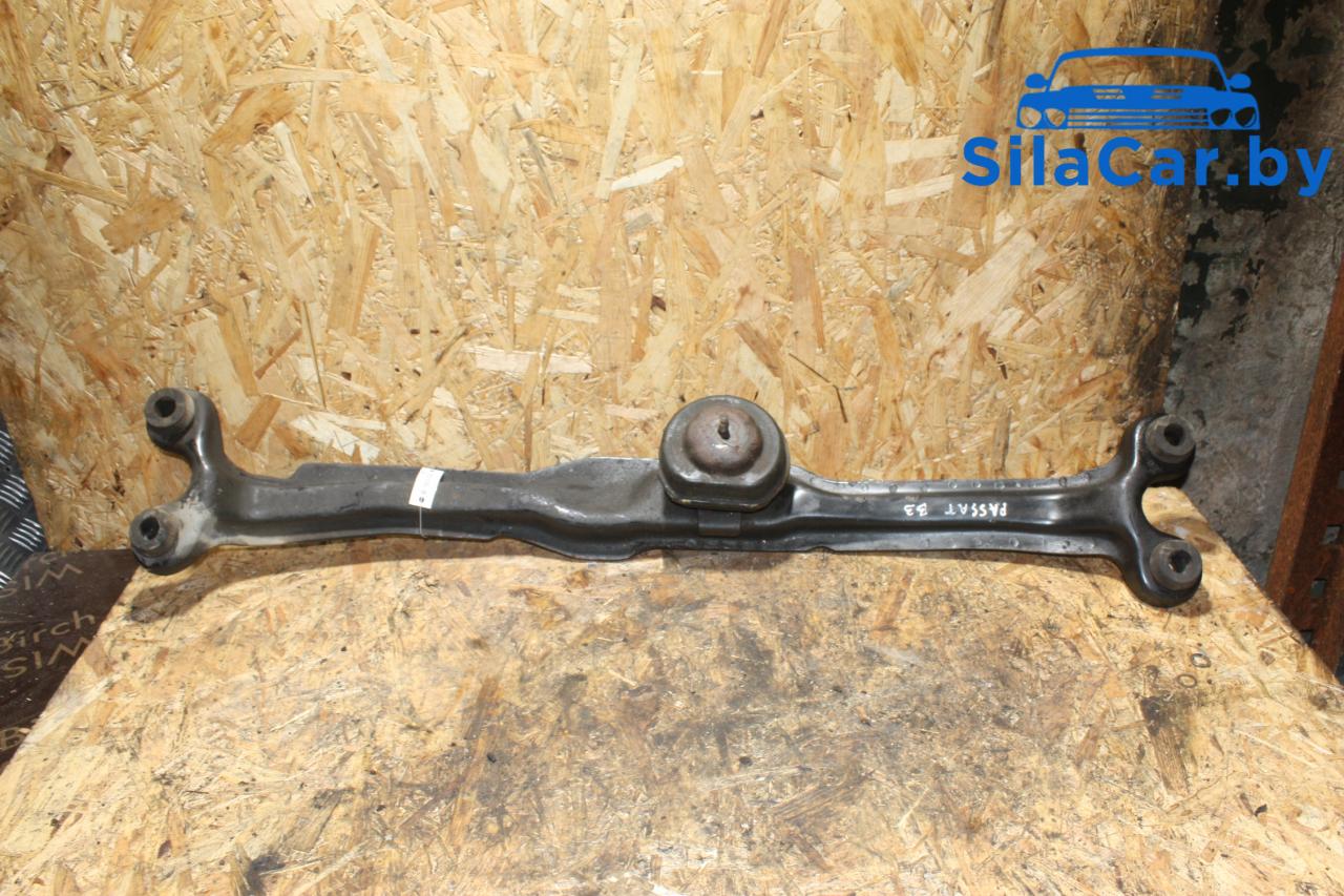 балка под радиатор Volkswagen Passat B3 (1988 - 1997) - фото №1