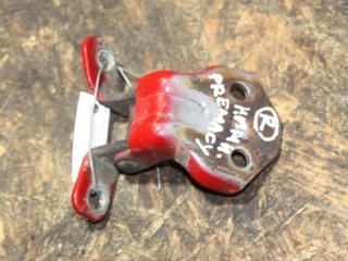 петля двери Mazda Premacy 1 поколение [рестайлинг] (2001 - 2005), 2.0 л., дизель