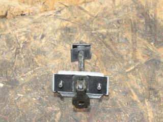 ограничитель открывания двери Mazda Premacy 1 поколение [рестайлинг] (2001 - 2005), 2.0 л., дизель