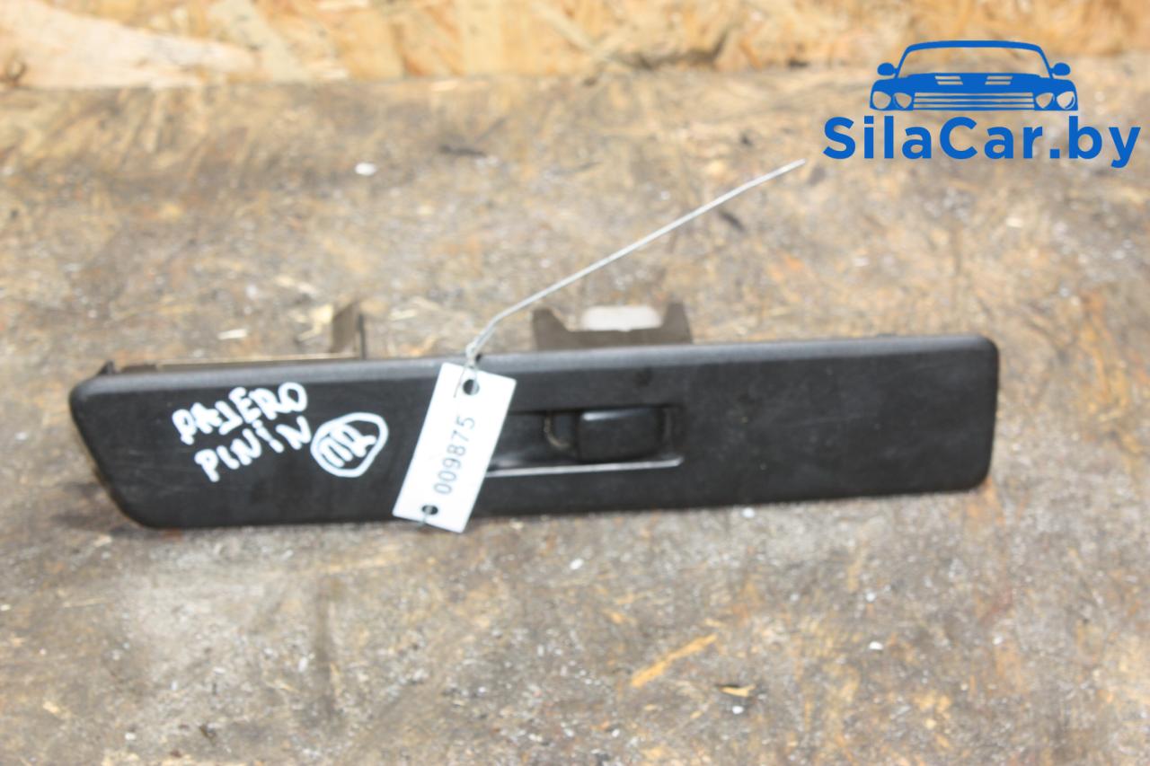 блок управления стеклоподъемниками Mitsubishi Pajero Pinin 1 поколение (1998 - 2006), 1.8 л., бензин, хетчбэк 3 дв. - фото №1