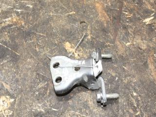 петля двери Mitsubishi Outlander 1 поколение 2004