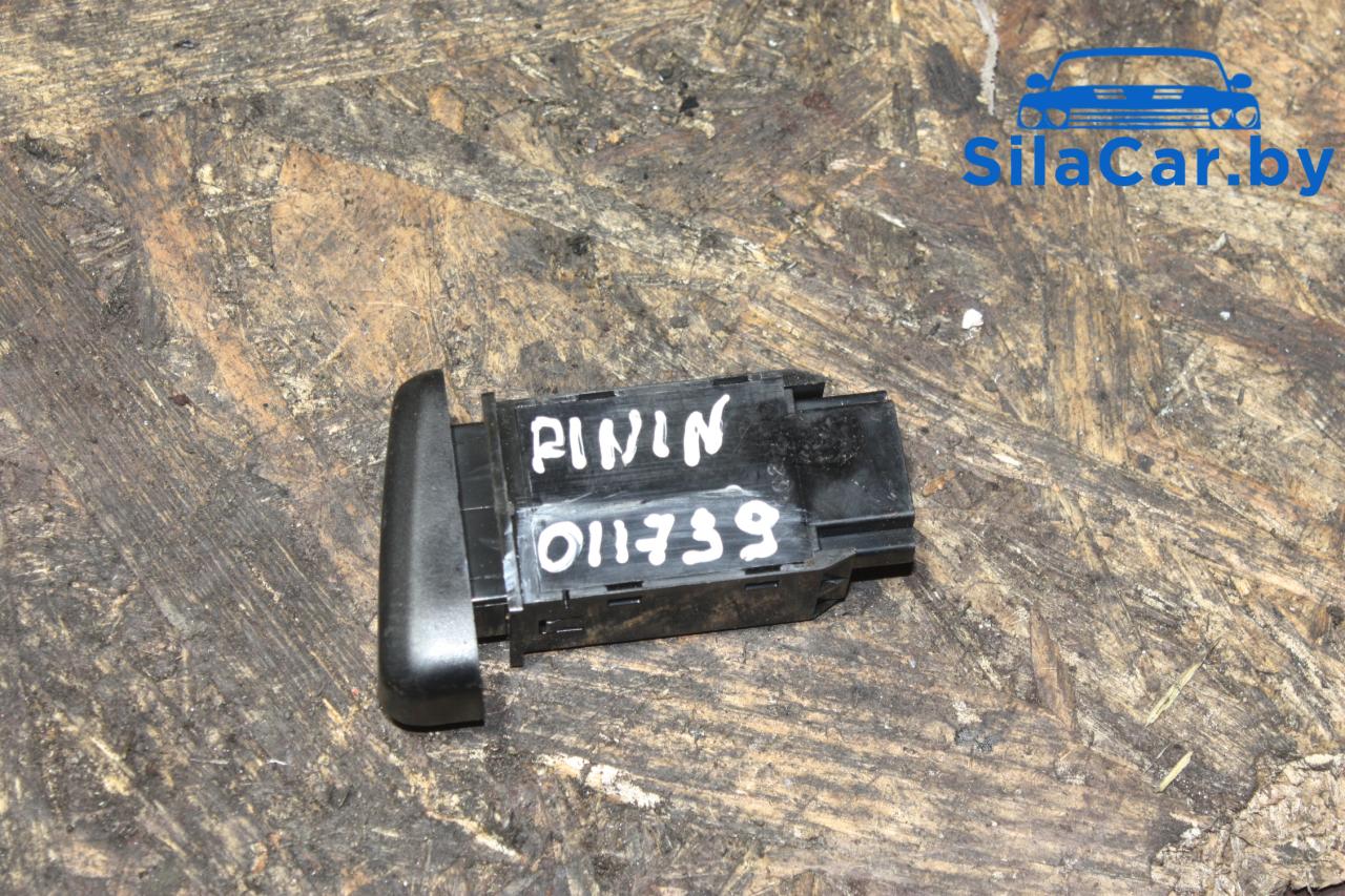 кнопка аварийной сигнализации Mitsubishi Pajero Pinin 1 поколение (1998 - 2006), 1.8 л., бензин, хетчбэк 3 дв. - фото №1