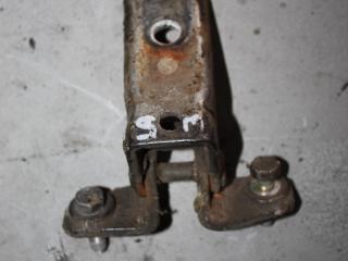 петля двери Mitsubishi Outlander 1 поколение 2004, 2.0 л., бензин