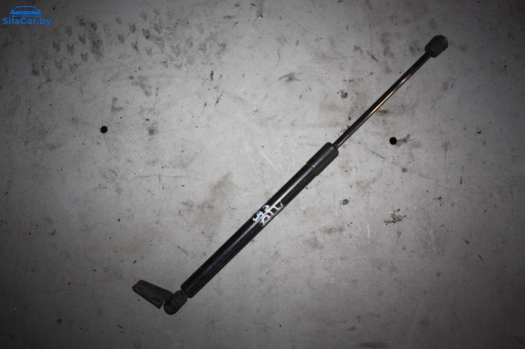 амортизатор крышки багажника (3-5 двери) Mitsubishi Outlander 1 поколение 2004, 2.0 л., бензин - фото №1