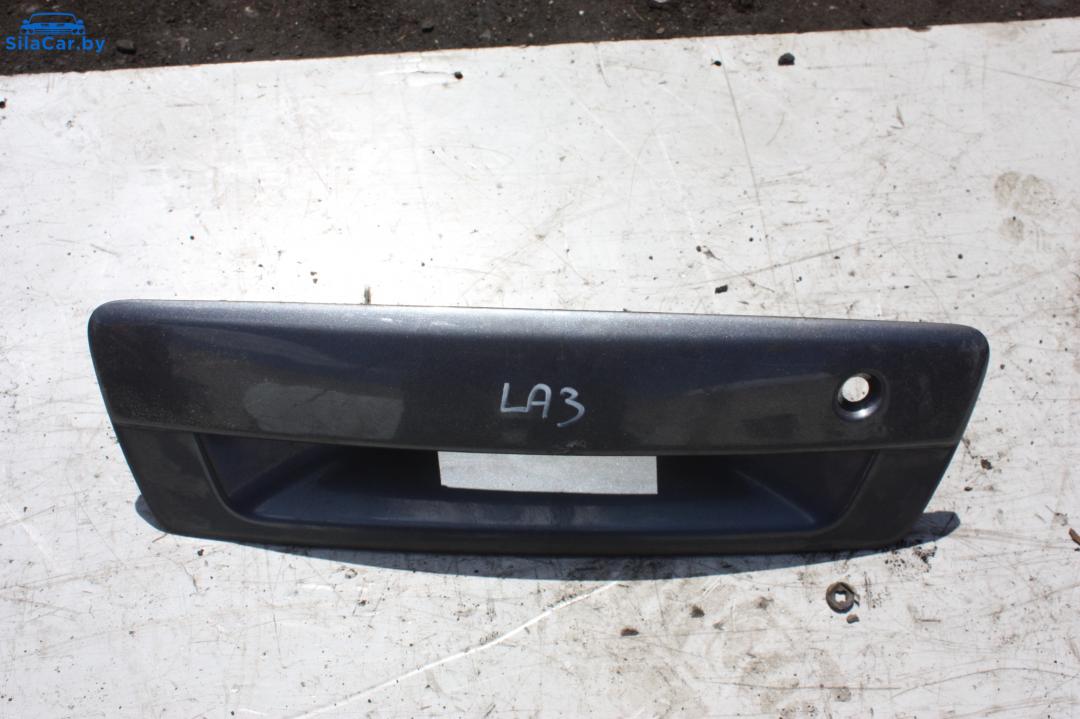 пластик Mitsubishi Outlander 1 поколение 2004, 2.0 л., бензин - фото №1