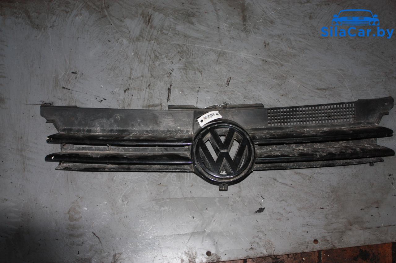 решетка радиатора Volkswagen Golf 4 поколение 2003, 2.0 л., дизель - фото №1