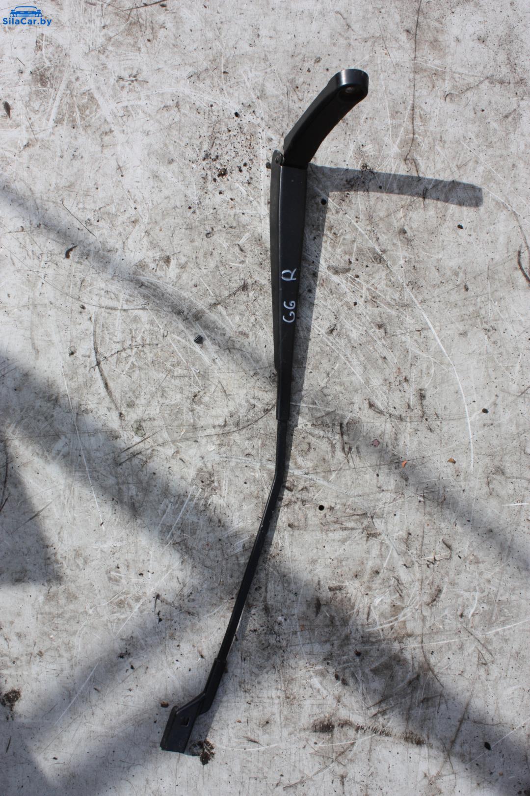 щеткодержатель (поводок стеклоочистителя, дворник) Volkswagen Golf 6 поколение 2008, 2.0 л., дизель - фото №1