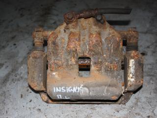 суппорт передний левый Opel Insignia 1 поколение (A) 2010