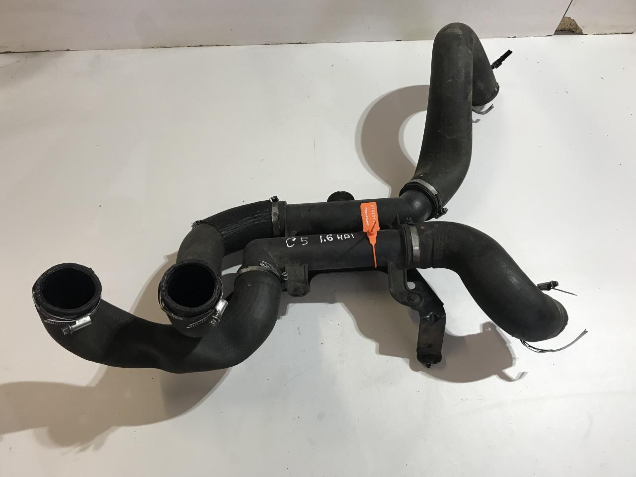 патрубок (трубопровод, шланг) Citroen C5 2 поколение (2008 - 2017), 1.6 л., дизель - фото №1