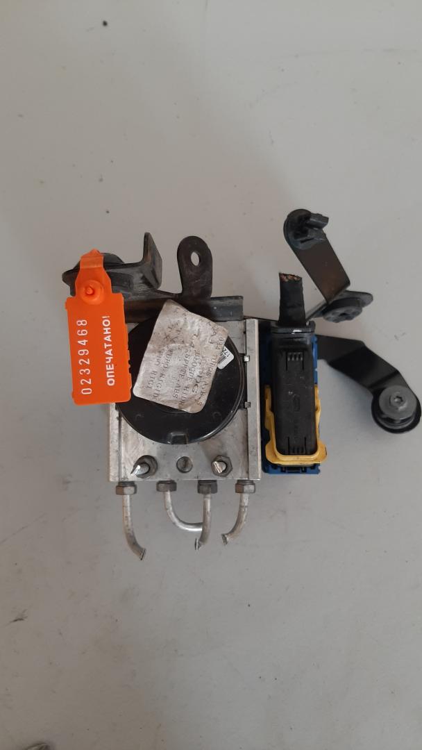 блок ABS Renault Megane 3 поколение 2010, 1.5 л., дизель, 476606747R - фото №1