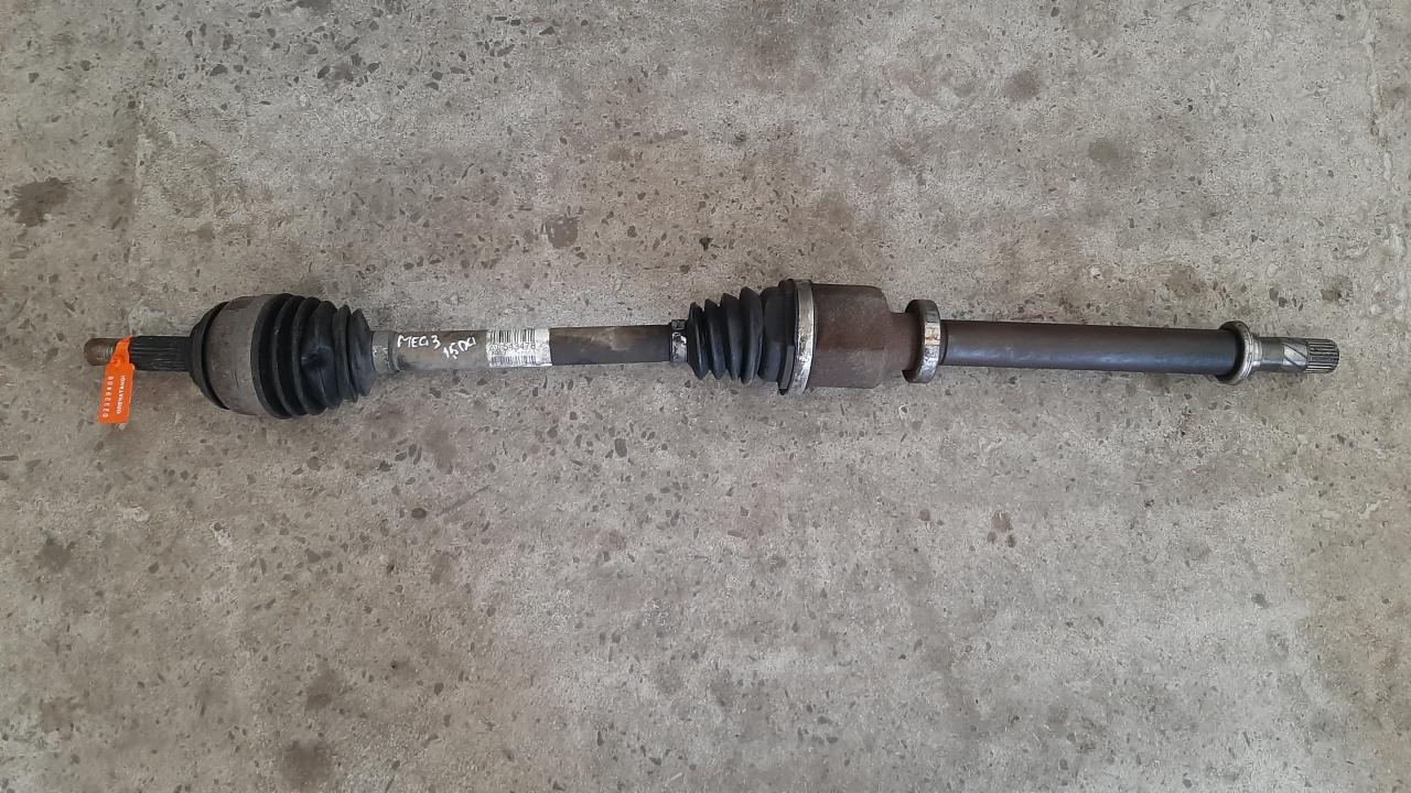 полуось передняя правая (приводной вал, ШРУС) Renault Megane 3 поколение 2009, 1.5 л., дизель, 8200543478 - фото №1