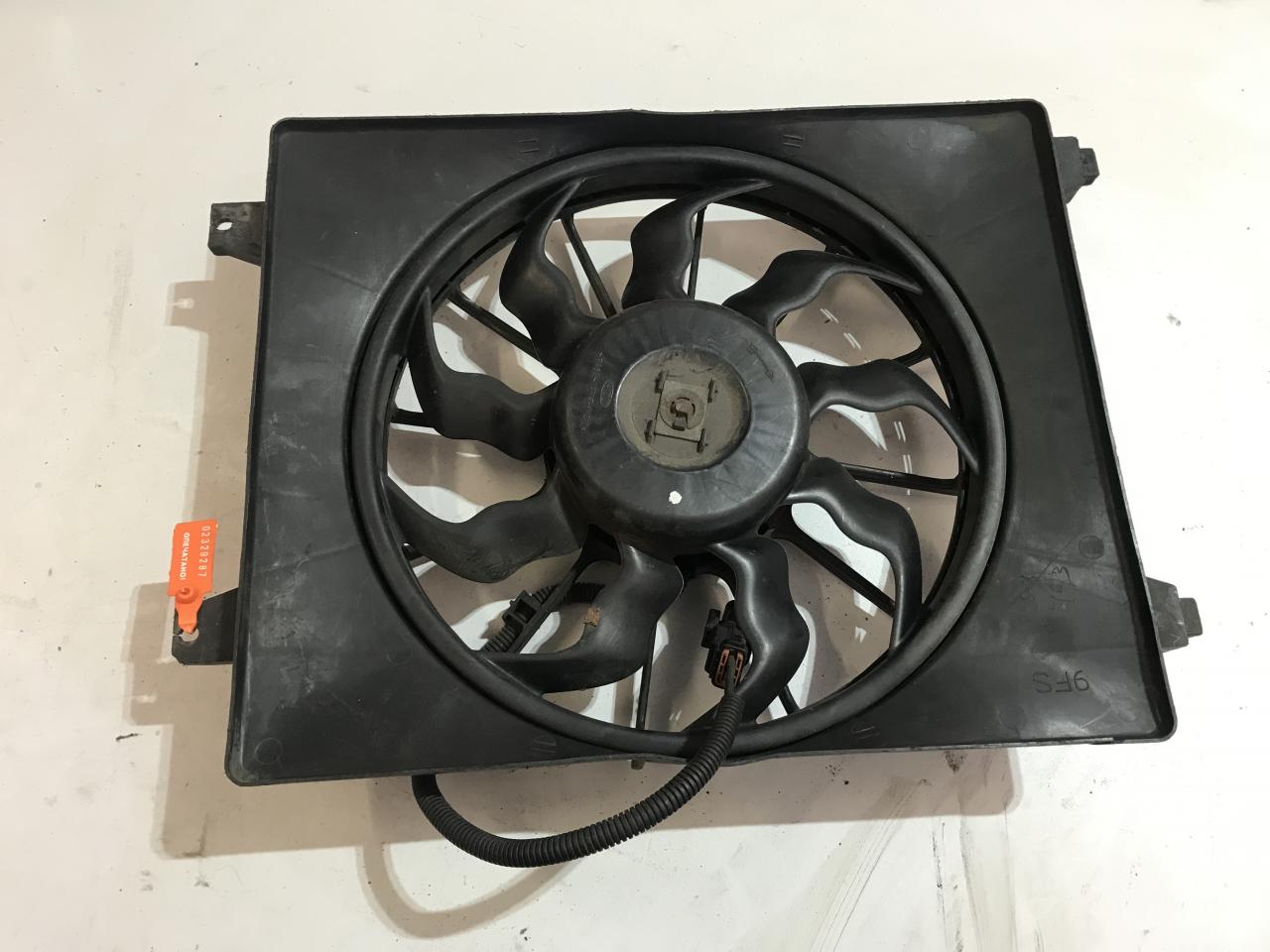 вентилятор радиатора Hyundai ix55 1 поколение (2008 - 2013) - фото №1