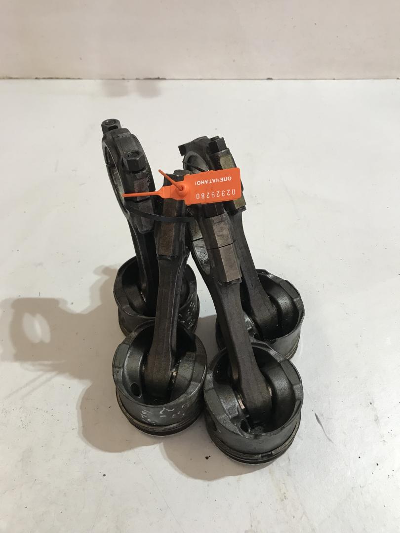 поршень Citroen C8 1 поколение (2002 - 2008), 2.0 л., дизель - фото №1