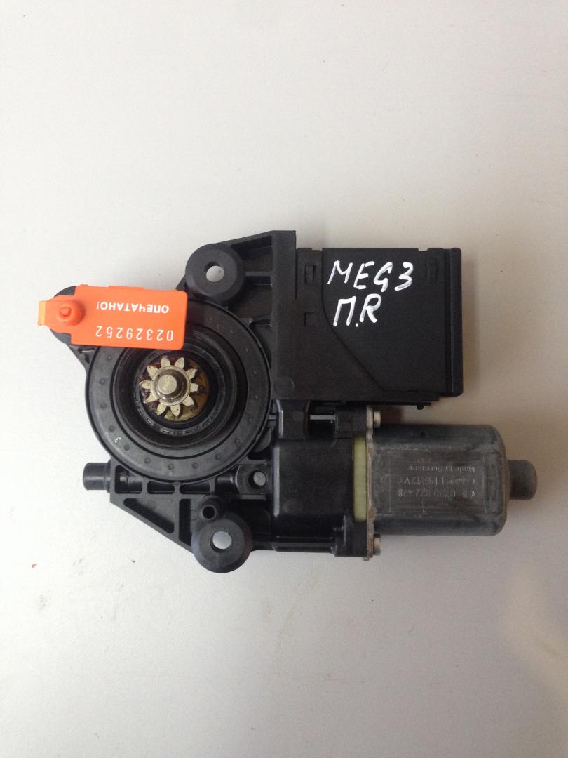 моторчик стеклоподъемника передний правый Renault Megane 3 поколение 2010, 0130822473, 807301396R - фото №1